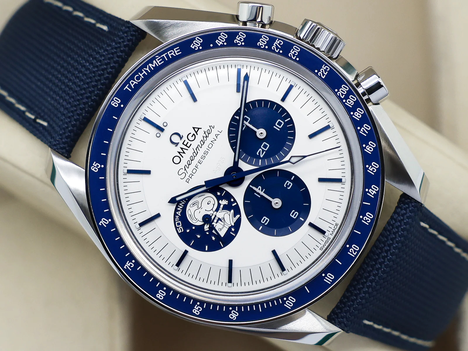 GENTS OMEGA SPEEDMASTER SNOOPY 50TH ANNIVERSARY 42mm 50m STAINLESS STEEL SILVER DIAL UNWORN 2026 UK B&P - Image 6