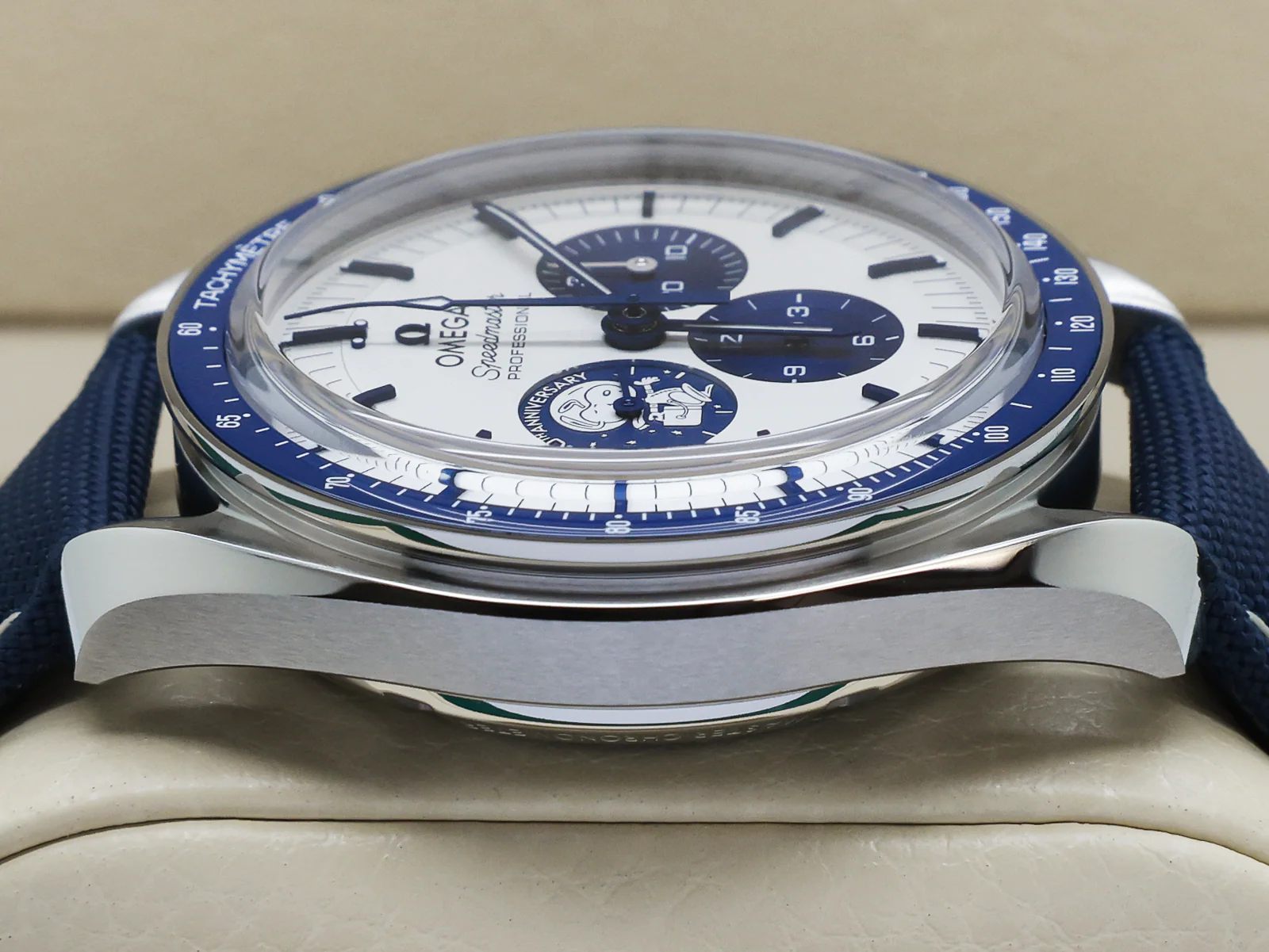 GENTS OMEGA SPEEDMASTER SNOOPY 50TH ANNIVERSARY 42mm 50m STAINLESS STEEL SILVER DIAL UNWORN 2026 UK B&P - Image 7