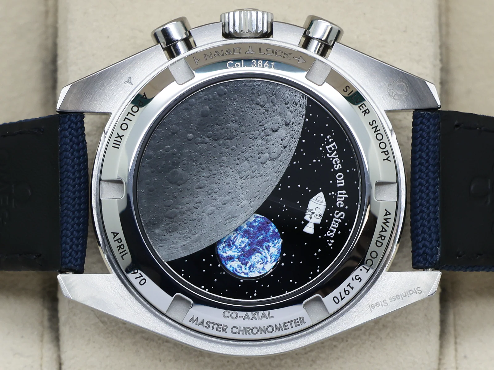 GENTS OMEGA SPEEDMASTER SNOOPY 50TH ANNIVERSARY 42mm 50m STAINLESS STEEL SILVER DIAL UNWORN 2026 UK B&P - Image 9