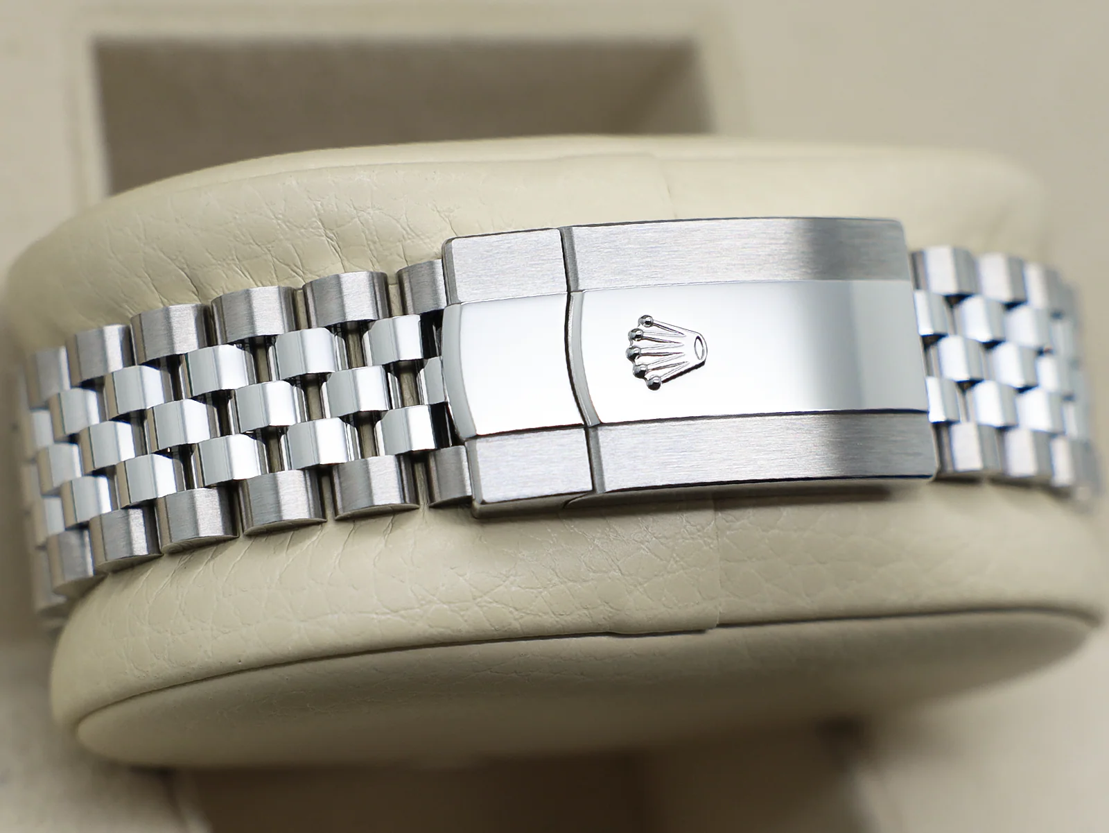 GENTS ROLEX DATEJUST 36mm 126234 STAINLESS STEEL WIMBLEDON DIAL WARRANTY 2022 UK B&P - Image 8