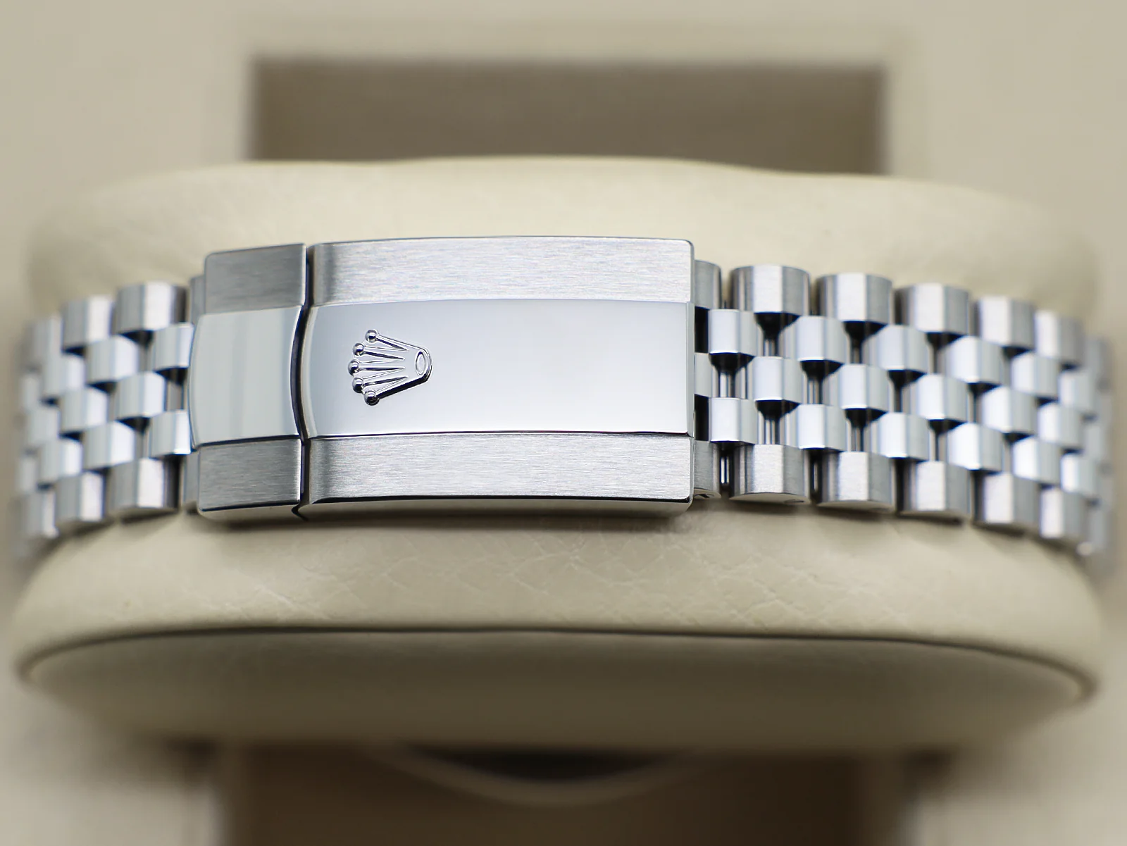 GENTS ROLEX DATEJUST 41mm 126334 STAINLESS STEEL WIMBLEDON DIAL UNWORN STICKERS 2026 UK B&P - Image 5