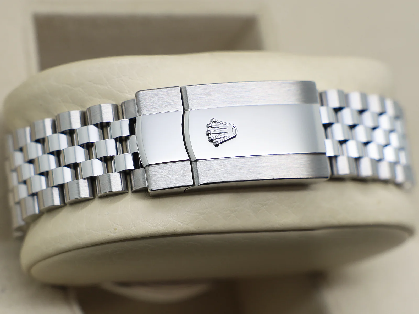 GENTS ROLEX DATEJUST 41mm 126334 STAINLESS STEEL WIMBLEDON DIAL UNWORN STICKERS 2026 UK B&P - Image 8