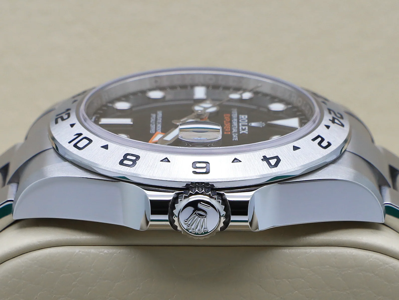 GENTS ROLEX EXPLORER II 42mm 226570 STAINLESS STEEL BLACK DIAL WARRANTY 2022 UK B&P - Image 4