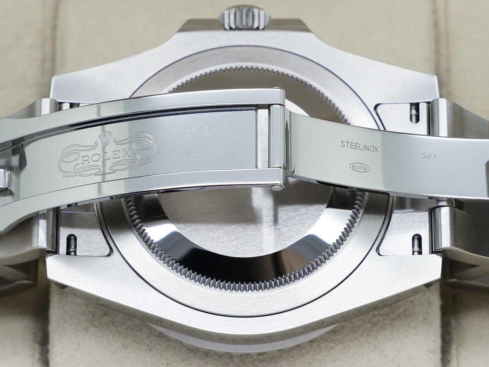 GENTS ROLEX GMT-MASTER II BRUCE WAYNE 126710GRNR STAINLESS STEEL WARRANTY 2024 UK B&P - Image 9