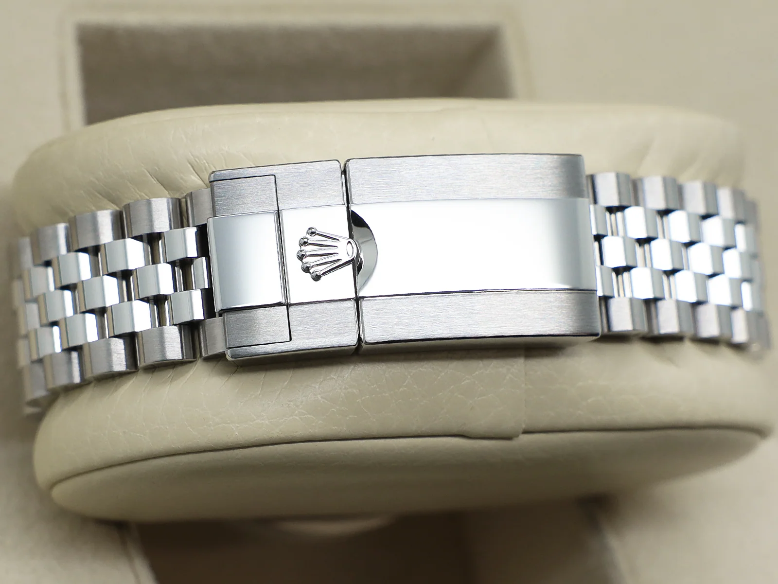 GENTS ROLEX GMT-MASTER II BRUCE WAYNE 126710GRNR STAINLESS STEEL WARRANTY 2024 UK B&P - Image 5