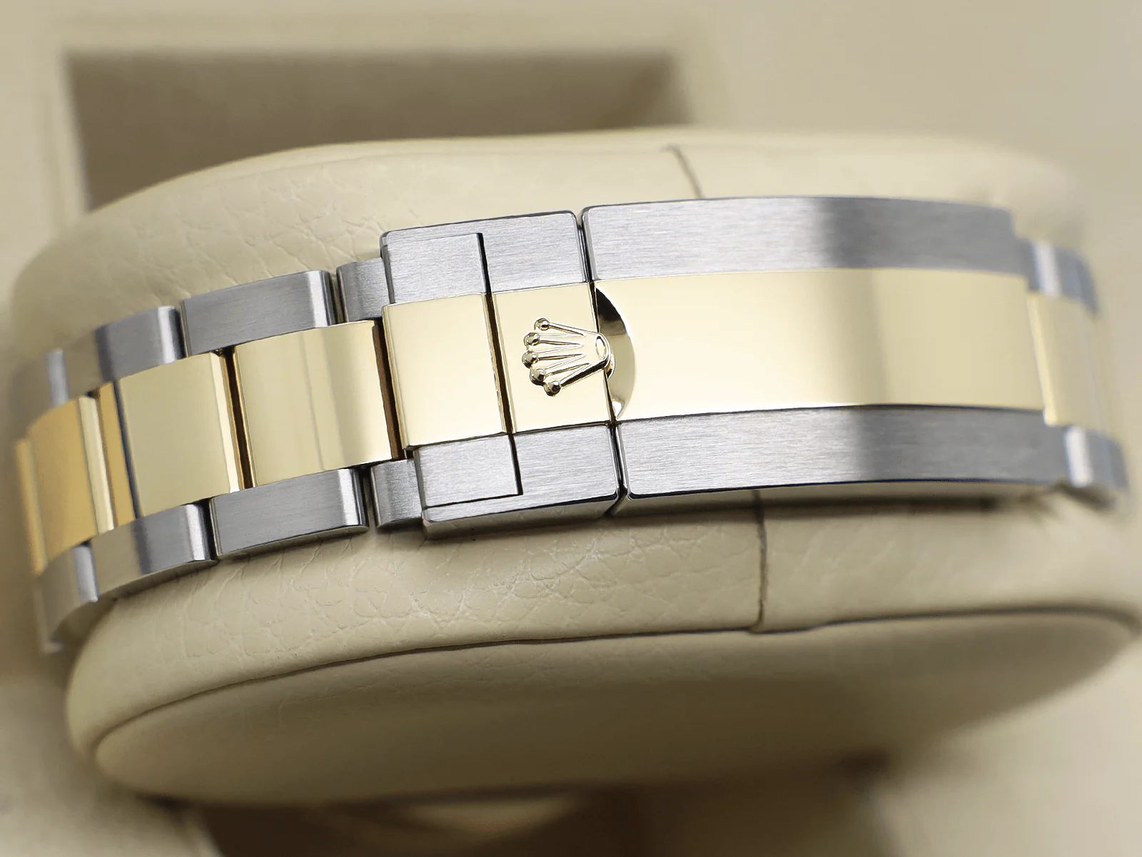 GENTS ROLEX SUBMARINER DATE 41mm 126613LB 18ct GOLD/STEEL BLUE DIAL UNWORN 2026 UK B&P - Image 8