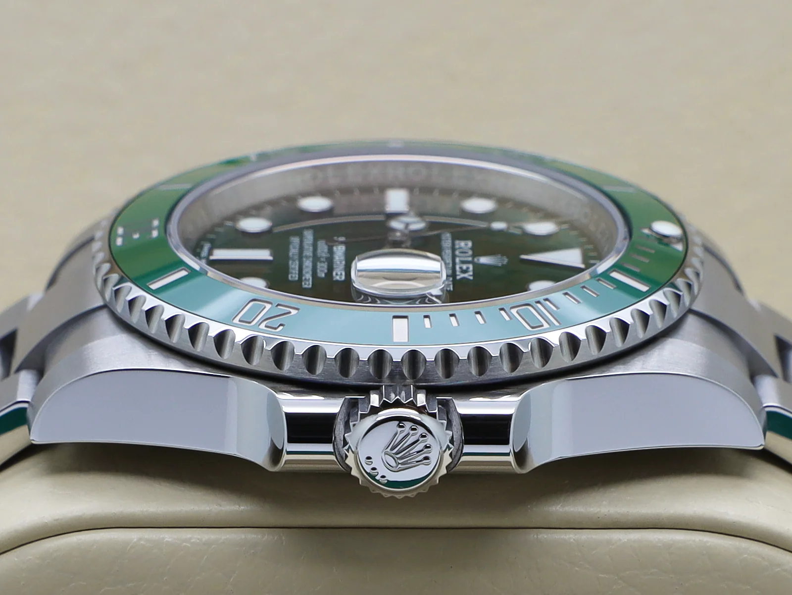 GENTS ROLEX SUBMARINER DATE HULK 40mm 116610LV STAINLESS STEEL WARRANTY STICKERS 2019 UK B&P - Image 4