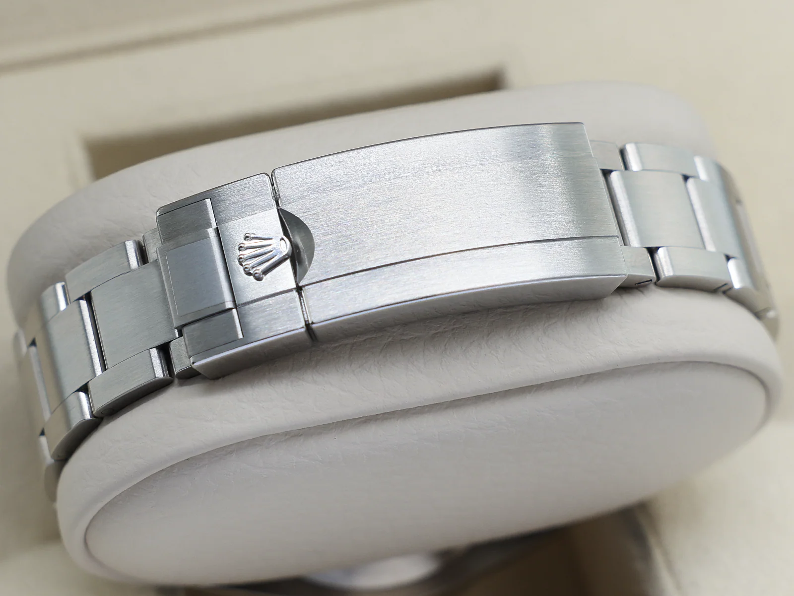 GENTS ROLEX SUBMARINER DATE HULK 40mm 116610LV STAINLESS STEEL WARRANTY STICKERS 2019 UK B&P - Image 8