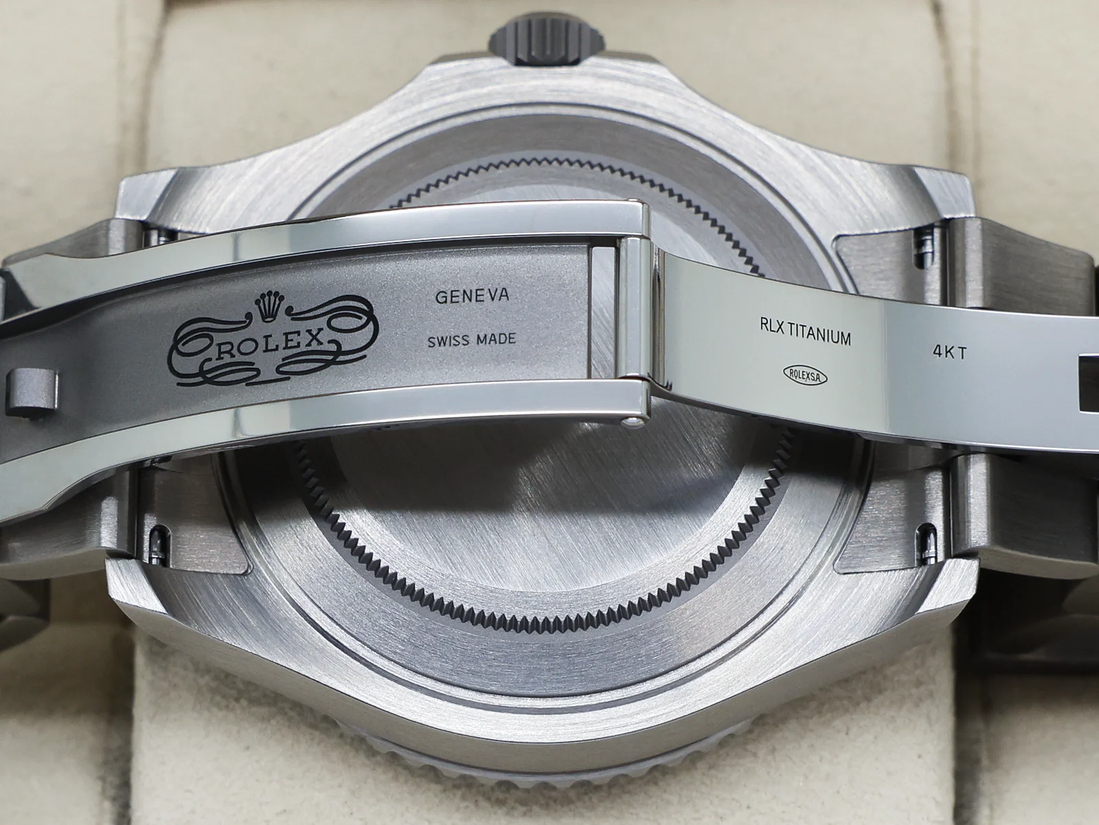 GENTS ROLEX YACHT-MASTER 42MM 226627 TITANIUM OYSTER BRACELET MATT BLACK DIAL WARRANTY 2025 UK B&P - Image 9
