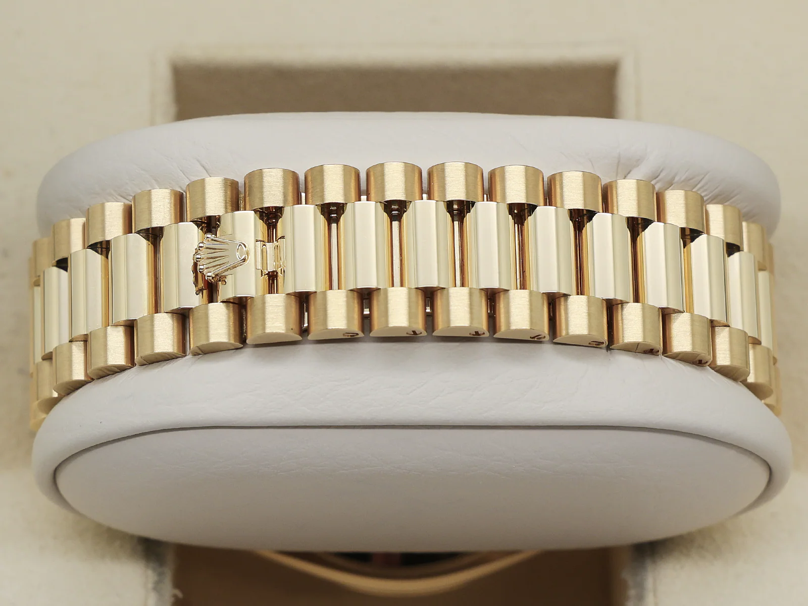 ROLEX DAY-DATE 40mm 18ct YELLOW GOLD 228238 WHITE ROMAN NUMERAL DIAL WARRANTY 2023 UK B&P - Image 5